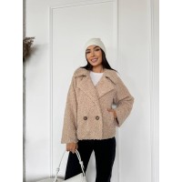 Женская короткая шуба из букле бежевого цвета 29805