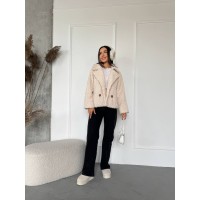 Жіноча коротка шуба з букле молочного кольору 29806