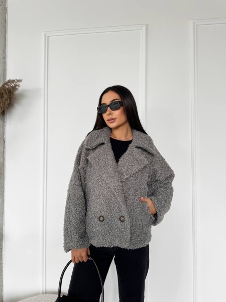 Жіноча коротка шуба з букле сiрого кольору 29810