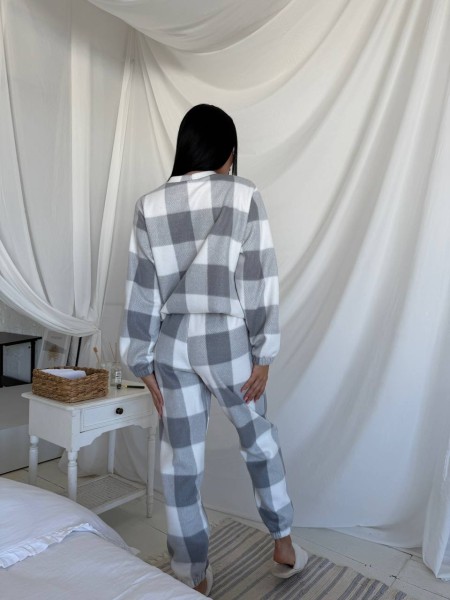 Жіночій теплий костюм  для дому в клітку сiрого кольору 29815