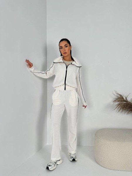 Женский спортивный костюм с капюшоном молочного цвета 29848