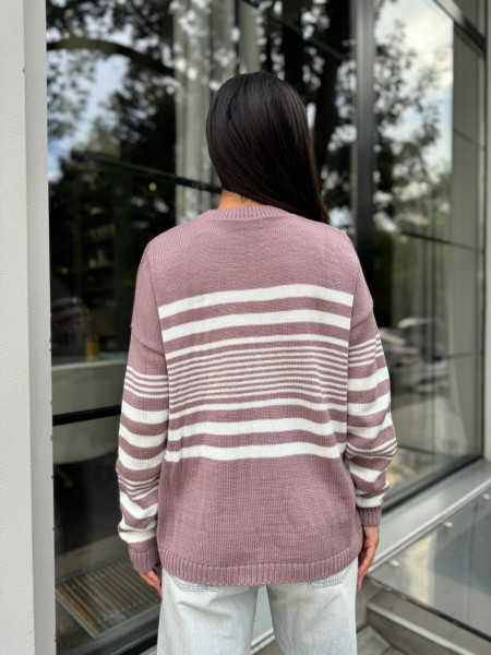 Подовжений жіночий светр із написом пудрового кольору 29906