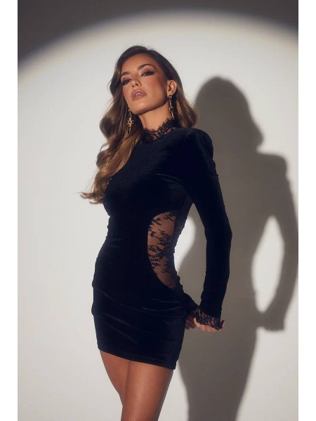 Оксамитова коротка сукня з гіпюровими вставками чорного кольору 29949
