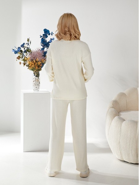 Женский вязаный костюм молочного цвета 29953