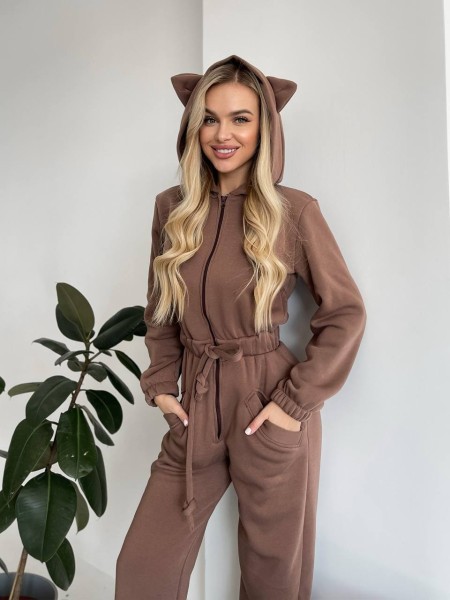 Теплий жіночий комбінезон із вушками коричневого кольору 29994