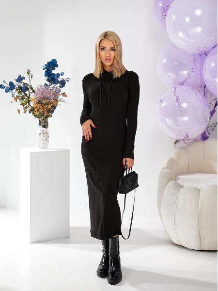 Длинное платье с капюшоном черного цвета 29999