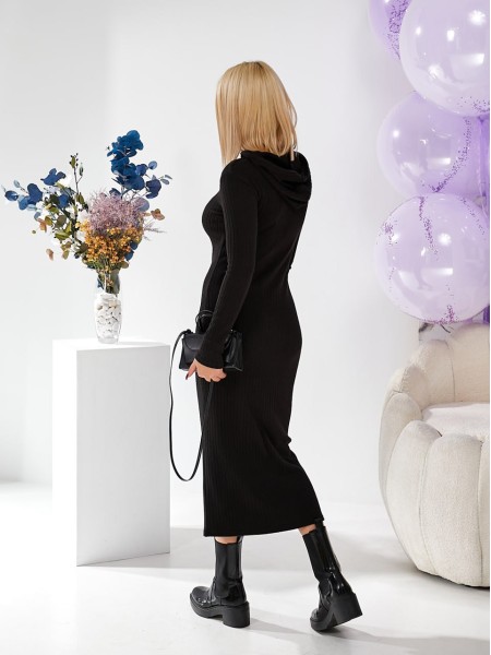 Длинное платье с капюшоном черного цвета 29999