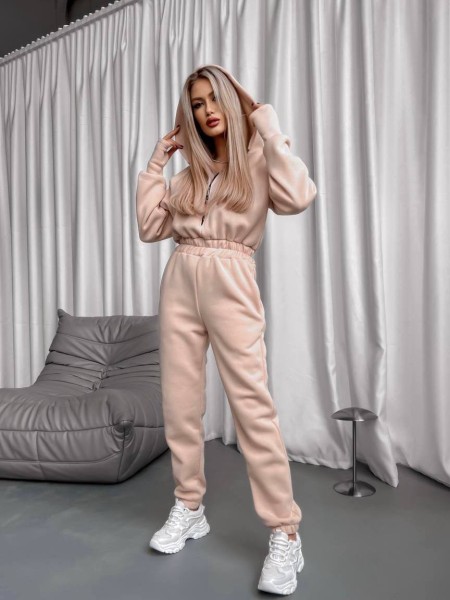 Теплый женский комбинезон бежевого цвета 30018