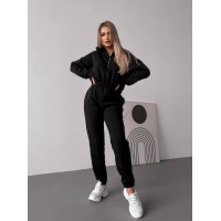 Теплий жіночий комбінезон чорного кольору 30019