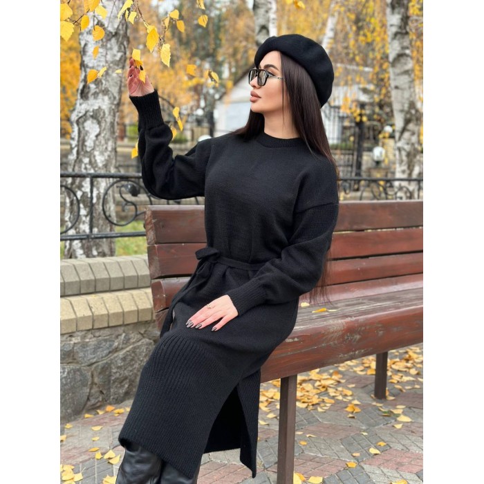 Теплое платье с поясом черного цвета 30081