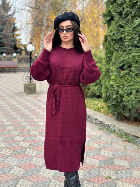 Тепла сукня з поясом бордового кольору 30082