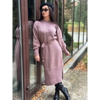 Теплое платье с поясом пудрового цвета 30085