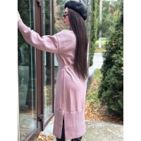 Теплое платье с поясом пудрового цвета 30085