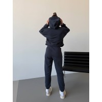 Женский спортивный костюм на флисе графитового цвета 30106