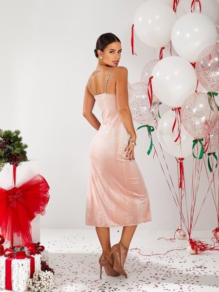 Вечірня оксамитова сукня на бретельках пудрового кольору 30122