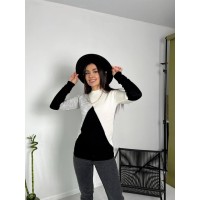 Жіночий вовняний светр молочно-чорного кольору 30175