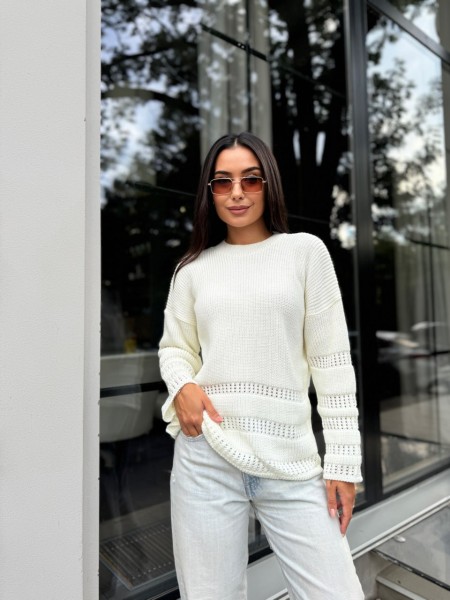 Жіночий базовий светр молочного кольору 30182