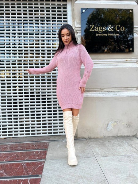 В'язана сукня зі стійкою пудрового кольору 30203