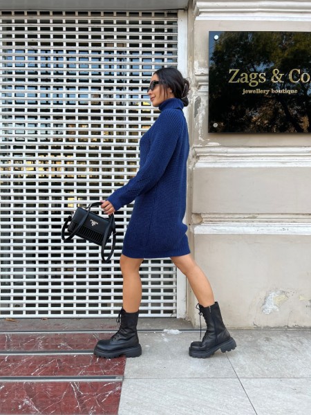 В'язана сукня зі стійкою синього кольору 30206