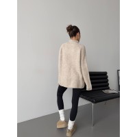 Жіночий теплий светр без шва бежевого кольору 30257