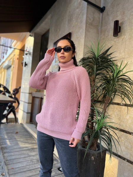 Жіночий однотонний светр із горловиною рожевого кольору 30263