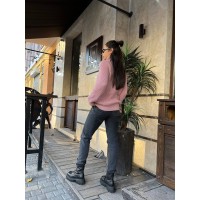 Жіночий однотонний светр із горловиною рожевого кольору 30263