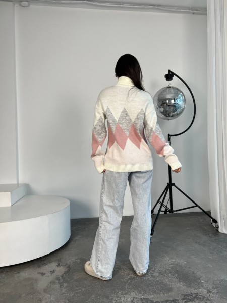 Жіночий теплий светр із горловиною молочного кольору 30266