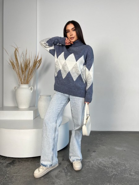 Жіночий теплий светр із горловиною синього кольору 30267