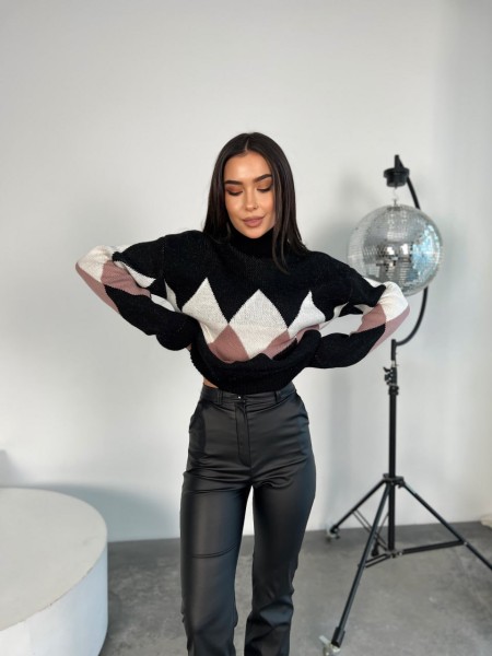 Жіночий теплий светр із горловиною чорного кольору 30268