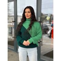 Женский свитер с горловиной зеленого цвета 30291