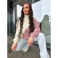 Женский свитер с горловиной молочно-пудрового цвета 30292