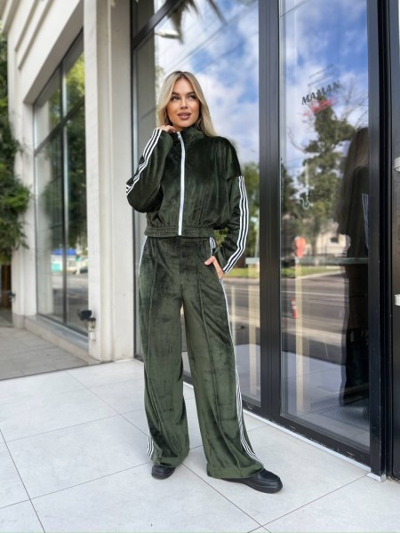 Женский велюровый костюм на змейке цвета хаки 30317