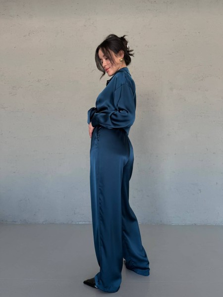 Женский шелковый костюм синего цвета 30410