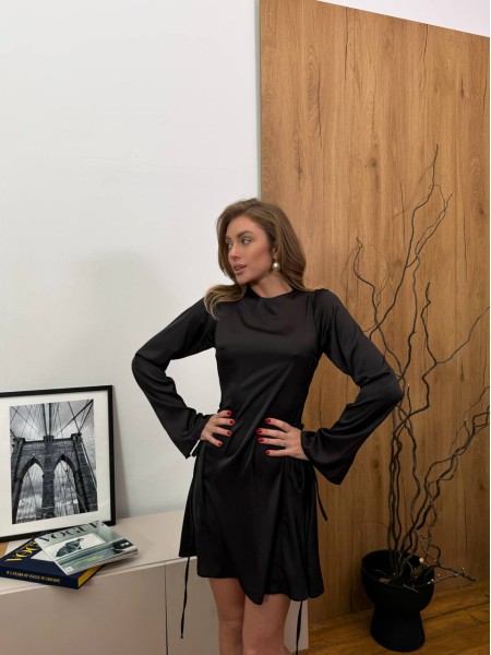 Легкое шелковое платье мини черного цвета 30413