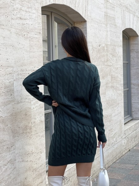 Женский вязаный костюм с юбкой зеленого цвета 30423