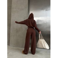 Жіночий прогулянковий костюм коричневого кольору 30442