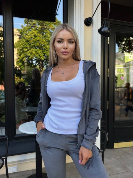 Женский велюровый костюм графитового цвета 30506