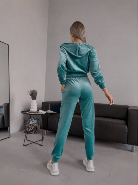 Женский велюровый костюм изумрудного цвета 30579