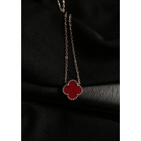 Кулон з ланцюжком двобічний (чорний+червоний)  золотого кольору 30620