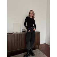 Жіночий легкий лонгслів чорного кольору 30644