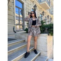 Легкий прогулянковий костюм із шортами, зебра бежевого кольору 30665