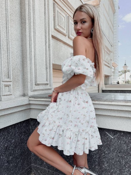 Муслиновое платье мини белого цвета в букет 30673