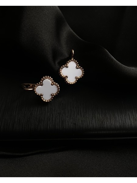 Сережки "Клевер" англійський замок білого кольору 30715