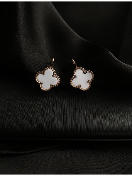 Сережки "Клевер" англійський замок білого кольору 30715