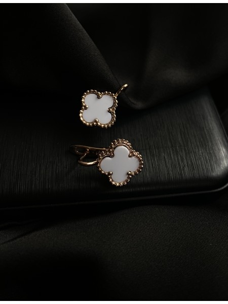 Сережки "Клевер" англійський замок білого кольору 30715