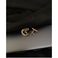 Серьги с ангелочком английский замок золотого цвета 30722