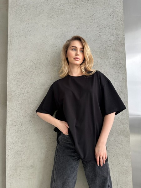 Базова жіноча футболка чорного кольору 30733