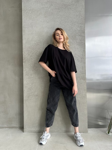 Базова жіноча футболка чорного кольору 30733