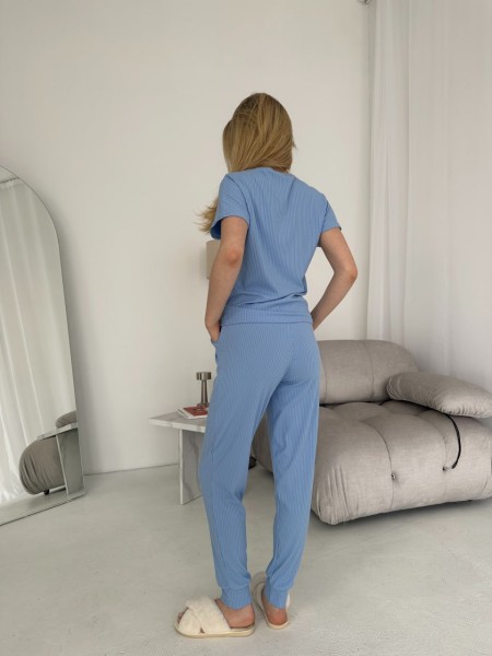 Жіночий костюм трійка блакитного кольору 30740