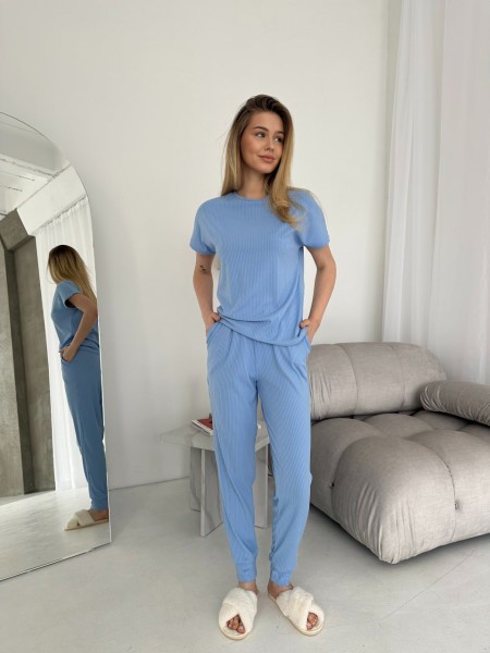 Жіночий костюм трійка блакитного кольору 30740